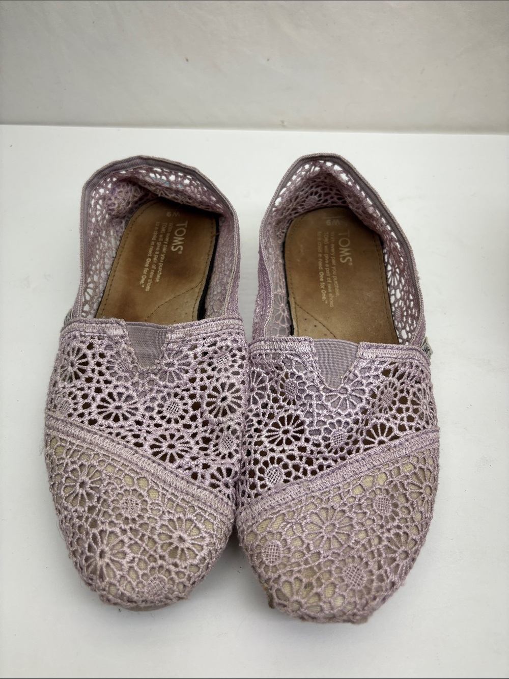 Toms Lavender Crochet Slip-On Loafers, SZ 9, box 14